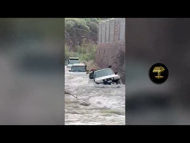 Arriesgada aventura en el barranco de Veneguera