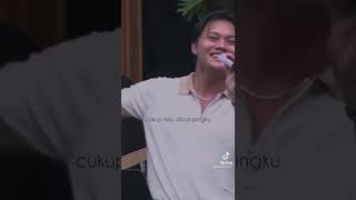 Download lagu Rizki Febian Cukup Kau Di Sampingku Sempurnakan langkah ku mp3