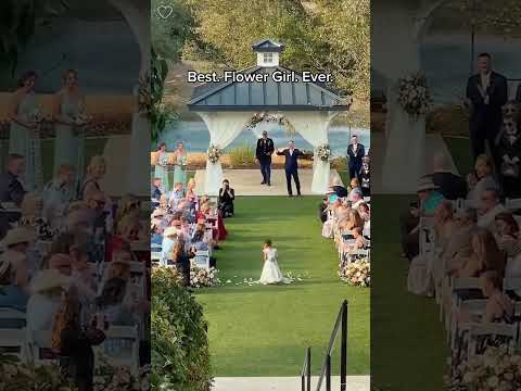 Funny moment of flower girl 😂😂 #funny #foryou #funnyvideo #wedding #flowergirl