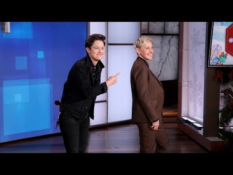 雷亞-布徹的搞笑單口相聲表演! (Rhea Butcher's Funny Standup Routine!)