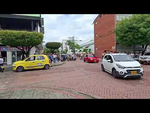 En girardot cundinamarca apesar que llovió fuertemente la gente salio a votar masiva mente marzo 8 