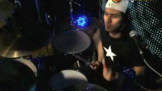 CPM 22 - Desconfio (Ao Vivo Megashow - TV UOL 30-04-2010) CPM 22 Multimídia