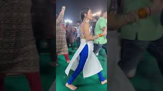 Download lagu Ye Nazar Bhi Ajeeb thi | Garba dance | New dance | Trending #shorts #garba #dance #navratri mp3 Download lagu Ye Nazar Bhi Ajeeb thi | Garba dance | New dance | Trending #shorts #garba #dance #navratri mp3