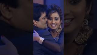 Download lagu Udit Narayan kiss Shreya Ghoshal ❣️❣️❣️#uditnarayan #shreyaghoshal #viral #shorts mp3