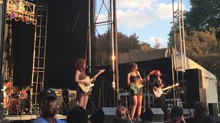 The Regrettes - Hey Now (live 9/16/17 @ Riot Fest)