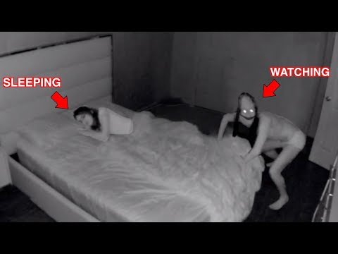 download lagu mp3 mp4 Something Wrong, download lagu Something Wrong gratis, unduh video klip Something Wrong