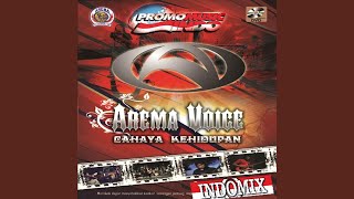 Download lagu Gila Bola mp3