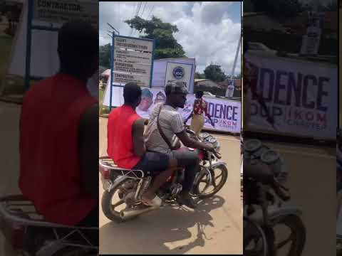 Woman Goes Berserk, Destroys Tinubu’s Banner In Cross River After Seeing His Face