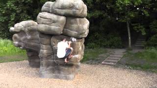 preview picture of video 'Clifton Country Park Boulder'