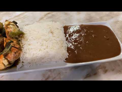 Sos Pwa rouge. Haitian red bean sauce made with pinto beans