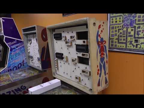 Let's Start Saving this STERN STINGRAY Pinball Machine from 1977....