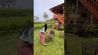 Download lagu Rutinitas Gadis Desa Bersih Bersih Di Pedesaan Saung #halamanbelakangkebon #gadisdesa #fyp #shorts mp3