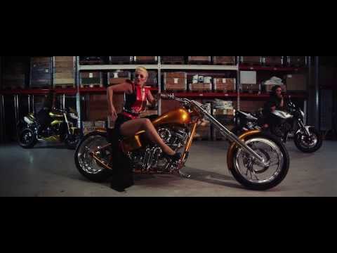 Donika Bujupi   Whine it up