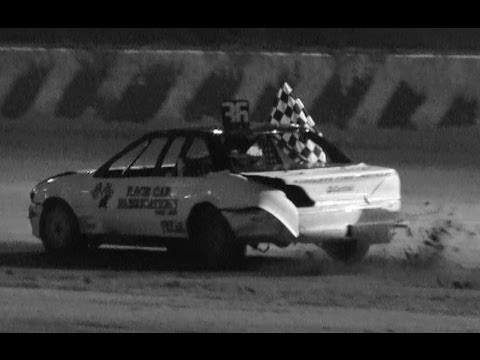 DARREN LYON'S FIRST FEATURE WIN MARYBOROUGH SPEEDWAY 31/5/2014