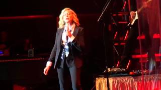 Download lagu Olivia Newton-John--A Little More Love--Live @ PNE Vancouver 2012-09-03 mp3