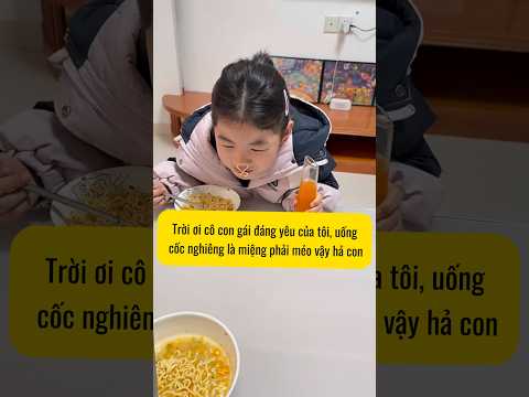 Buồn cười tới mức phun mì ra luôn