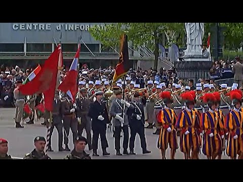 Revue-Marsch: Das Wachbataillon der Bundeswehr in Lourdes (Frankreich) - Soldatenwallfahrt 2023