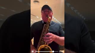 10MFAN ARTIST Robert Anchipolovsky— bopping’ on his new $249 10MFAN FIREBALL 3-D alto mouthpiece 