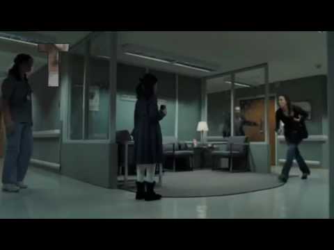 A orfã: keique dá um tapa na cara de Esther