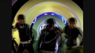 (Video Mashup) Big Bang vs 2ne1 -  Qui on Apelle (Tairo feat. Diams)