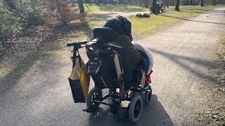 Duwondersteuning voor de rolstoel: hoe werkt dat? Als duwen te moeilijk wordt. Tips van gebruiker.