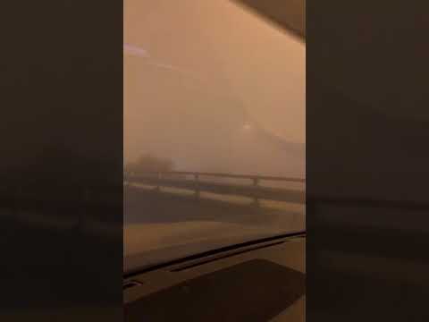 بالفيديو .. . الضباب الكثيف يجتاح مناطق البحرين