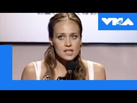 Fiona Apple's Acceptance Speech at the 1997 Video Music Awards | MTV