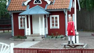 Astrid Lindgrens Welt / Värld in Schweden - Ida singt &quot;Lille katt&quot;