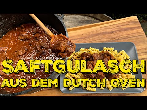 GULASCH AUS DEM DUTCH OVEN - Herbstzeit ist Gulaschzeit