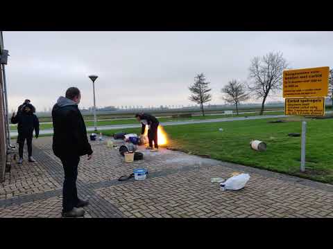 Carbidschieten oudjaarsdag 2020 Tollebeek - 5 op een rij.