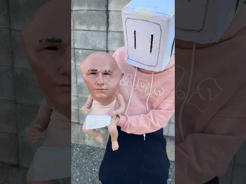 新しい母親と暮らすことができる少年の表情は幸せそうで涙を流した