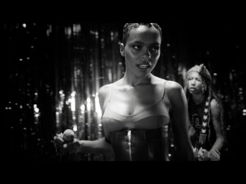 Crystal Murray - Quick Thrill (feat. Lava La Rue) (Official Video)