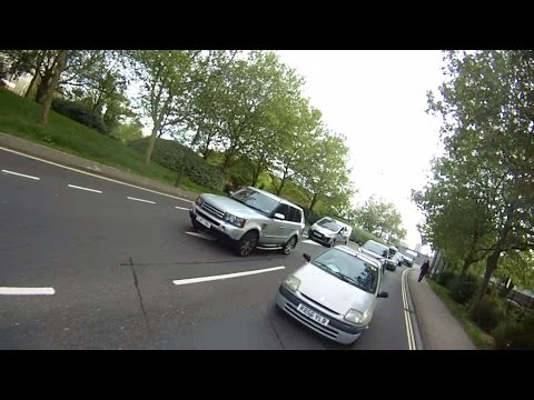 R856YLB - Horny, Points At Pavement