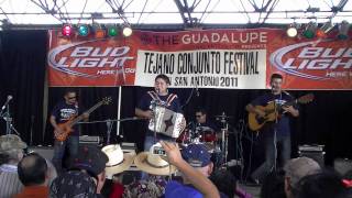 Ricky Naranjo Y Los Gamblers Tejano Conjunto Festival 2011.wmv