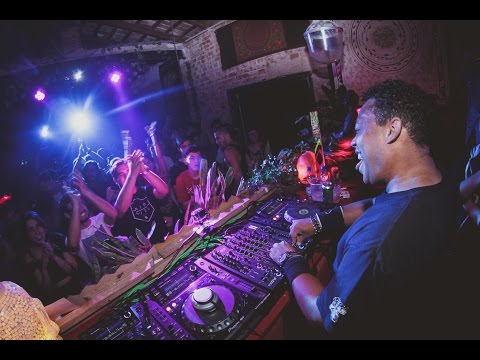 Delano Smith @ RIOT & Fruta - Córdoba, Argentina
