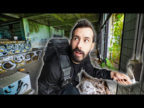 活火山上被遺棄的酒店內景 (Inside an Abandoned Hotel on a Active Volcano)