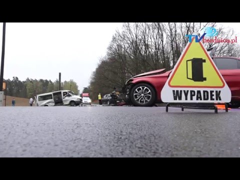 Wypadek busa - skrzyżowanie Bobrowo-Wichulec