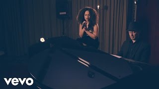 Rebecca Ferguson - Embraceable You (Live)