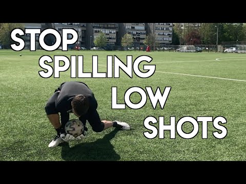 HOW TO SAVE LOW SHOTS - GOALKEEPER TRAINING