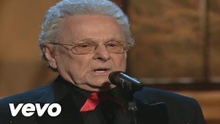 Ralph Stanley & The Clinch Mountain Boys - A Robin Built a Nest On Daddy's Grave [Live]