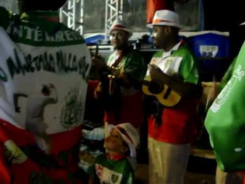 Canto à Ogum e Hino  na concentração da Bi Campeã X-9 A PIONEIRA