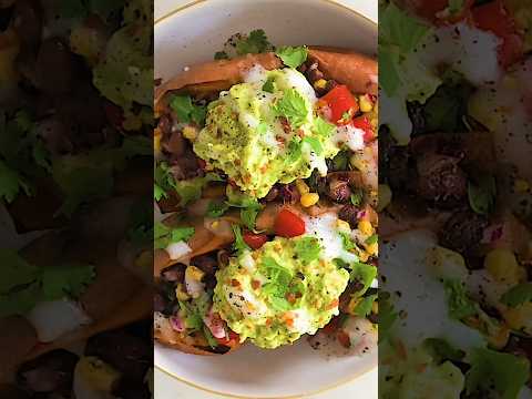 STUFFED SWEET POTATOES 🍠 Mexican-inspired easy dinner recipe full of flavour!