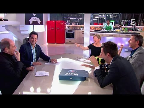 Le drôle de cadeau de Michel Cymes à Patrick Cohen - C à vous - 23/03/2015
