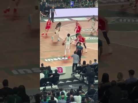 Παναθηναϊκός - Ολυμπιακός: Κατέβηκε στις court seats ο Γιαννακόπουλος