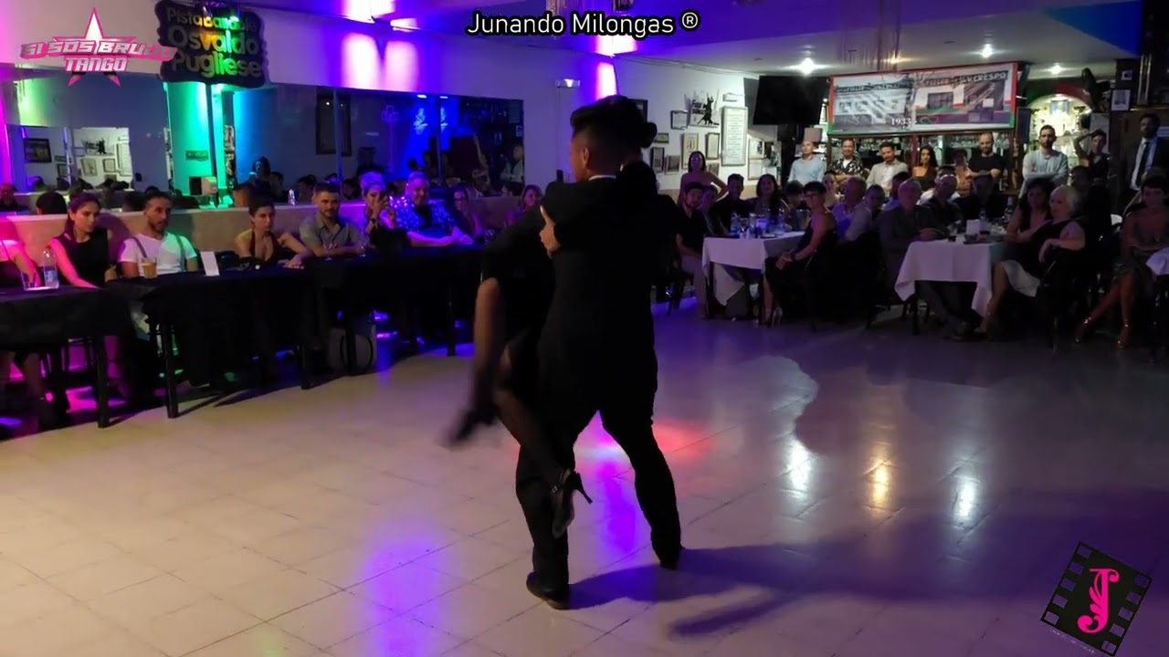 Video thumbnail for MORENA MARQUEZ & KRISHNA OLMEDO || Milonga del ochenta y tres (D Arienzo / Reynal)