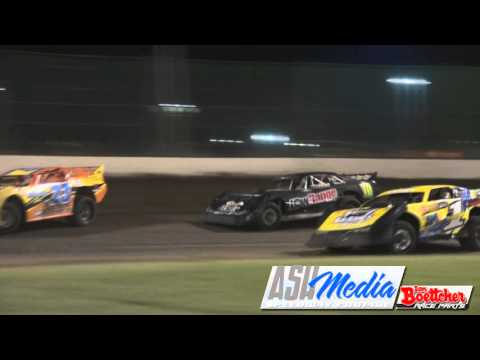 Super Sedans: Black and Harper Run To The Line - Rockhampton Speedway