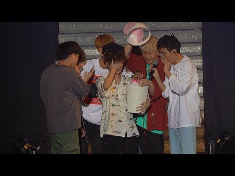 180707 김하온 생일선물 (과태료 대상차 스티커, 김장용 무, 공주놀이세트, 모종삽 등) 증정식 @슈퍼루키 끝판왕 in 서울 [4K 직캠] by. fanPD