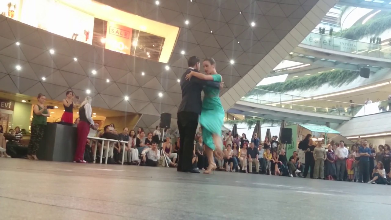 Alejandro Ferreyra & Fernanda Grosso. Chique / Orq. Color Tango. Kanyon Milongası. (18.06.2018)