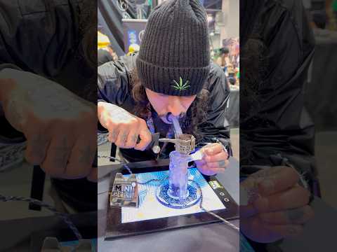 Stoner Rob tries a MiniNail Flower Wand