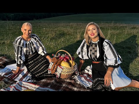 Lena Miclăus & Iulia Haiduc  - Câinii latră cerul tună - Videoclip original